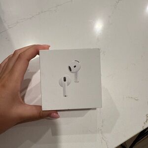Apple AirPods 4